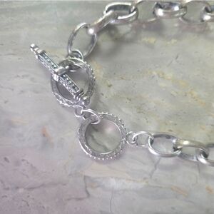 Women's Silver Tone/Vintage Look Fashion Necklace with Very Nice Pendant